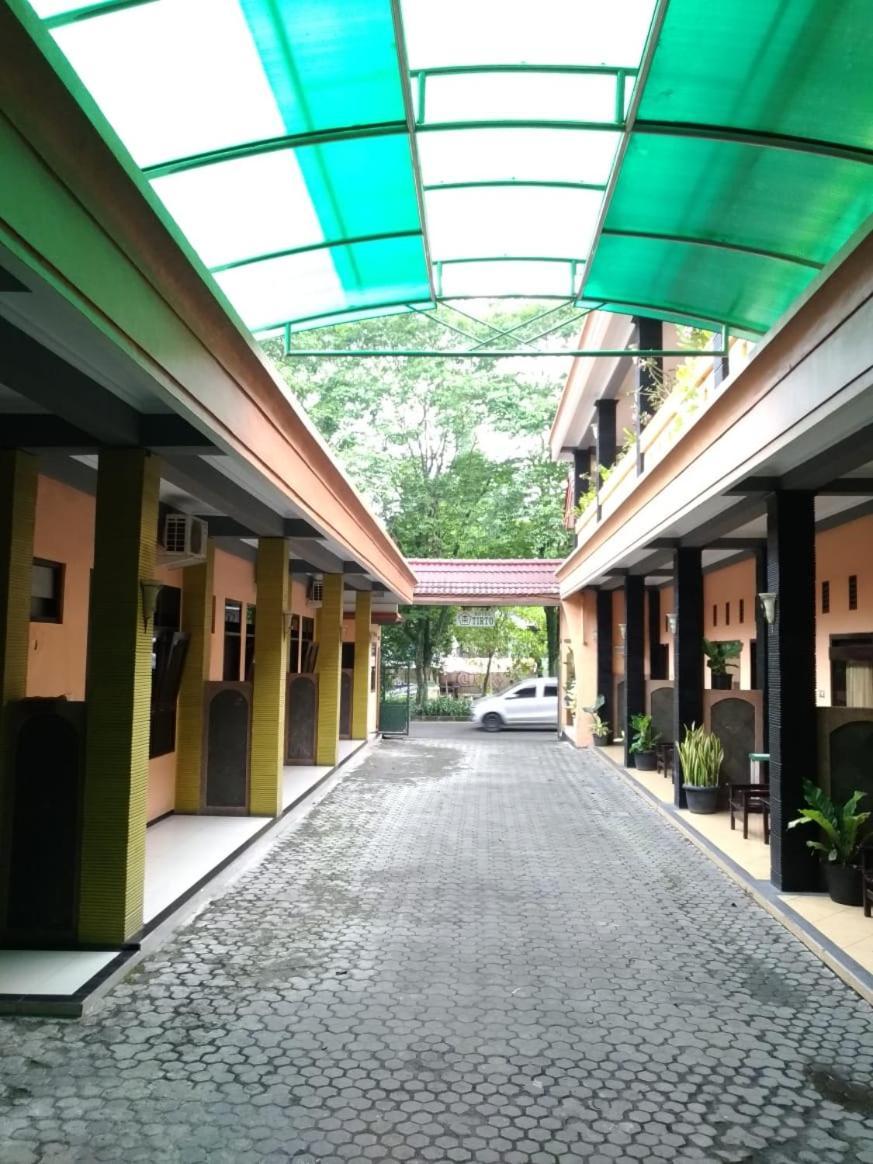 Hotel Tirto มะลัง ภายนอก รูปภาพ