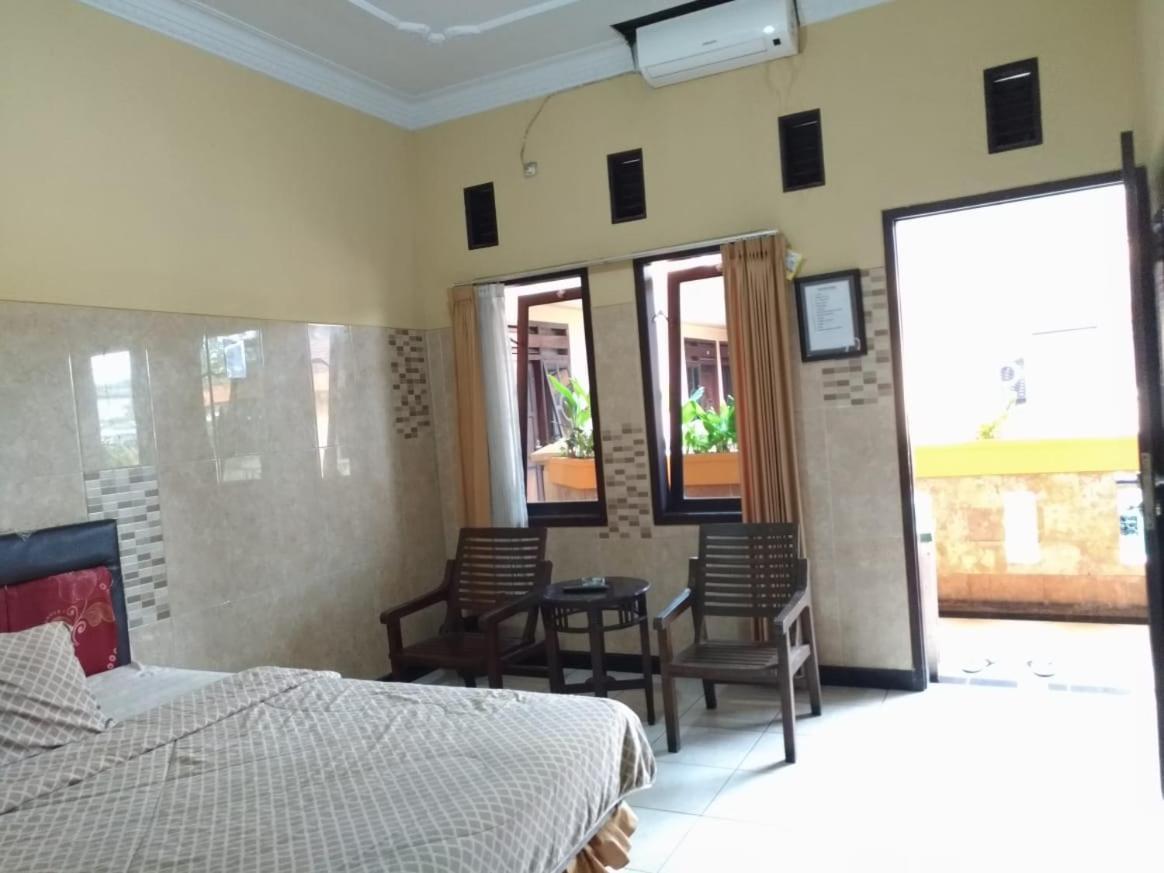 Hotel Tirto มะลัง ภายนอก รูปภาพ